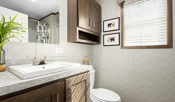 Eastland Concepts Singlewides / 16682B Bathroom 148225