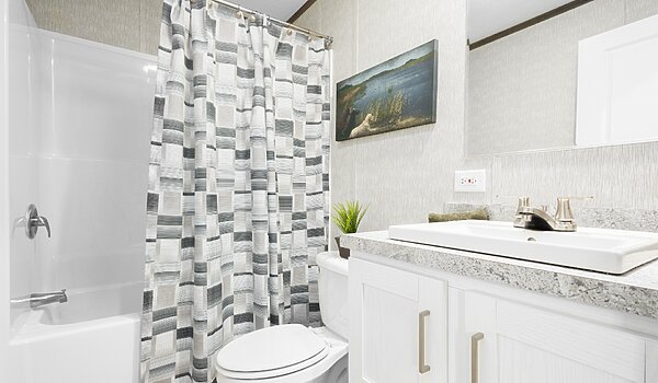 Eastland Concepts Singlewides / 16682B Bathroom 148226