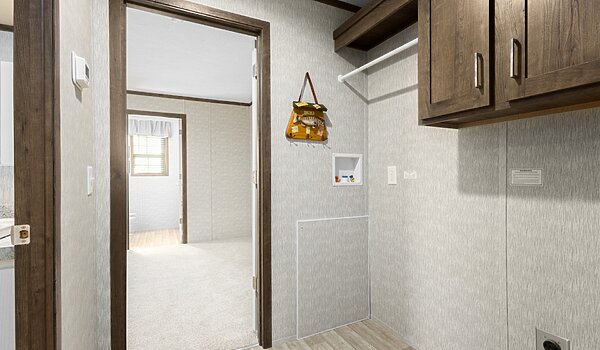 Eastland Concepts Singlewides / 16682B Utility 148227