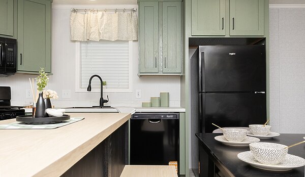 Eastland Concepts Singlewides / 16763L Kitchen 148246