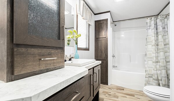 Eastland Concepts Singlewides / 16763D Bathroom 148278