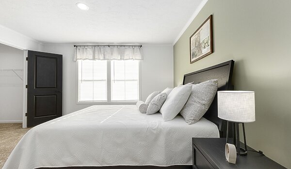 Eastland Concepts Ranch / 28563L Bedroom 148411
