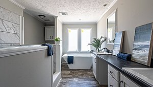 Estates Homes / The Big Easy 74EST28764AH Bathroom 114384