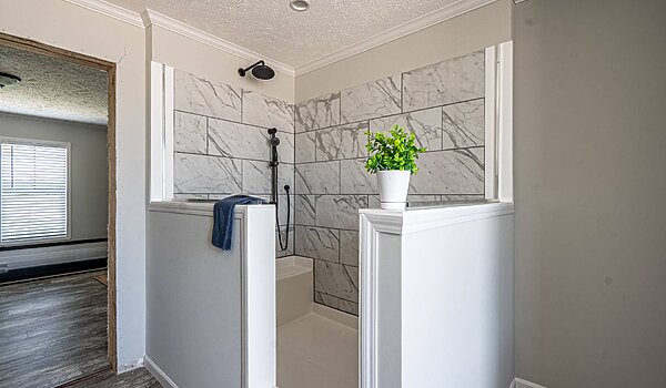 Estates Homes / The Big Easy 74EST28764AH Bathroom 114385