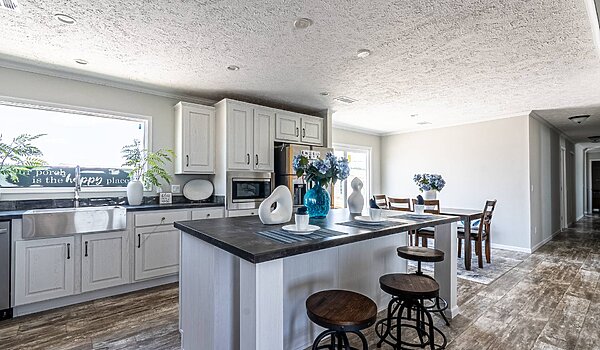 Estates Homes / The Big Easy 74EST28764AH Kitchen 114373