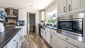 Estates Homes / The Big Easy 74EST28764AH Kitchen 114374