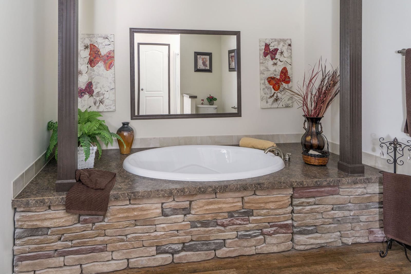 Elite Series The Hartwell 3977 | Chance's Home World