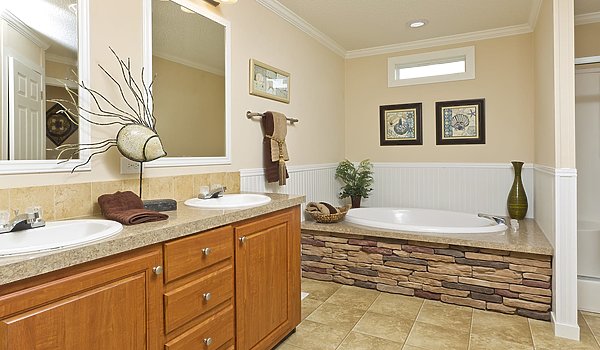 Elite Series / The Greenwood 2955 Bathroom 62621