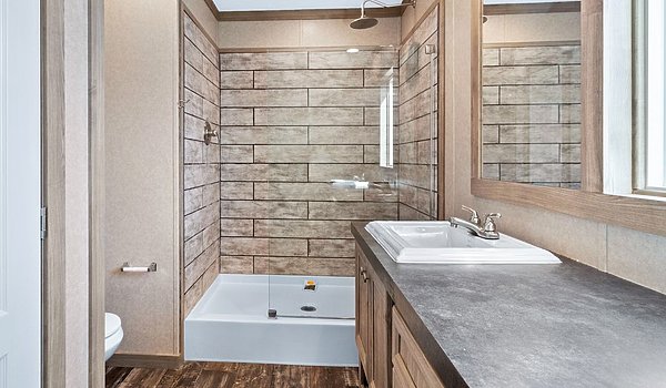Flex / The Flex Condo 18763B Bathroom 54378