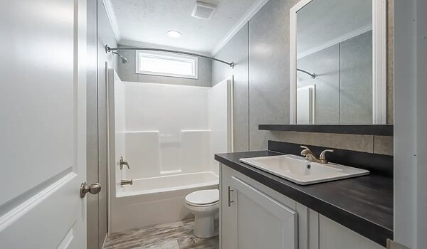 Savannah Living / Number One 37SAV28563AH Bathroom 144432