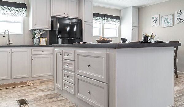 Savannah Living / Benjamin 37SAV28483BH Kitchen 144043
