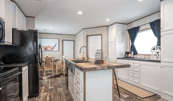 Savannah Living / Riverhaven 37SAV16763BH Kitchen 144405