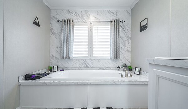 Savannah Living / Stella 37SAV28603AH Bathroom 144439