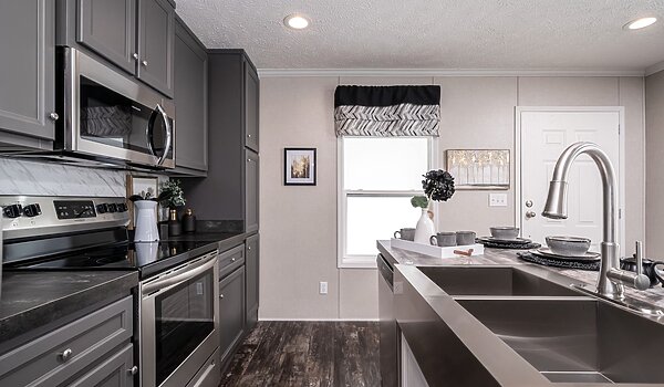 Savannah Living / Riverview 37SAV16602AH Kitchen 144450