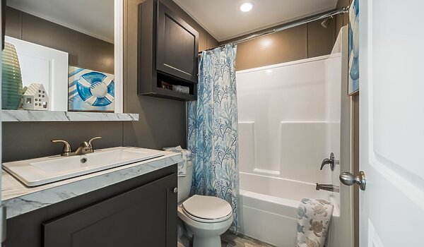 Savannah Living / The Driftwood 37SAV16763TH Bathroom 143979
