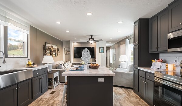 Savannah Living / The Driftwood 37SAV16763TH Kitchen 143991