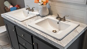 Savannah Living / The Driftwood 37SAV16763TH Bathroom 144000
