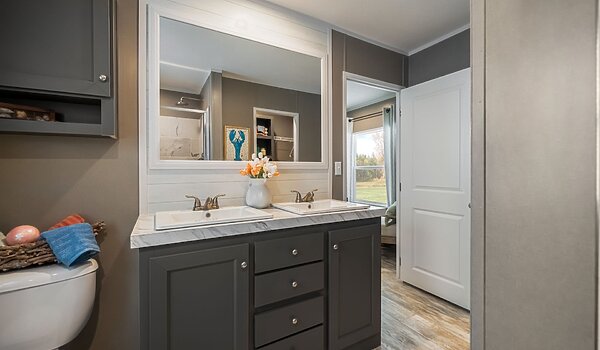 Savannah Living / The Driftwood 37SAV16763TH Bathroom 144001