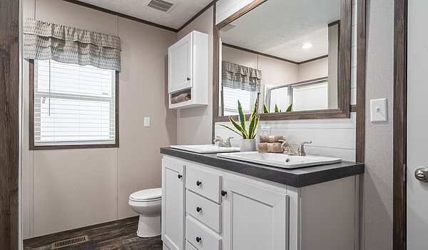 Savannah Living / The General 37SAV16763GH Bathroom 144034
