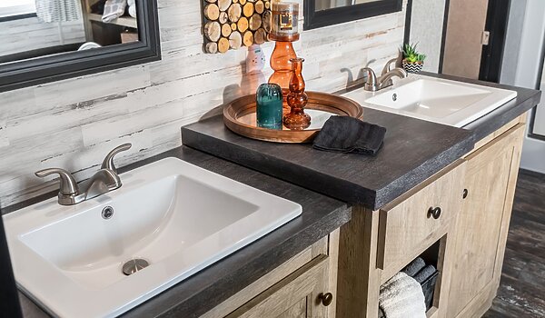 Savannah Living / The Tributary 37SAV32563AH Bathroom 144099