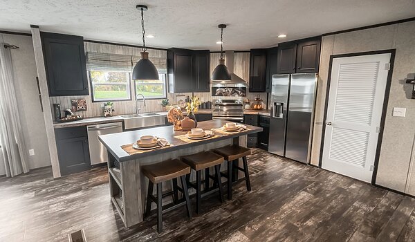 Savannah Living / The Tributary 37SAV32563AH Kitchen 144085