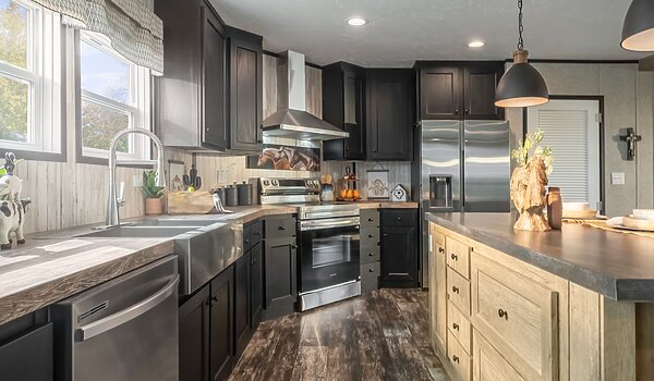 Savannah Living / The Tributary 37SAV32563AH Kitchen 144084