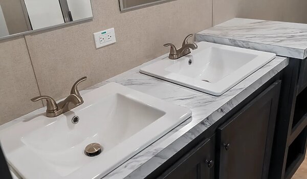 Promotional / Platinum Anniversary 37ANN28523AH Bathroom 144119