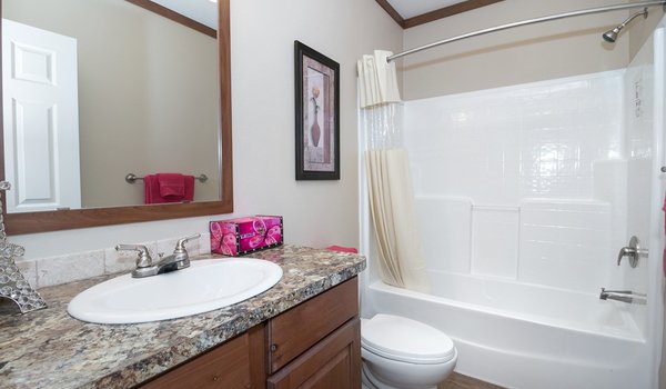 Schult / The Charleston Bathroom 9730