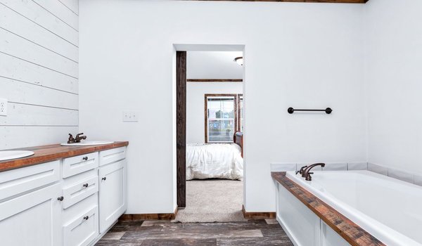 Schult / The Lily-Mae Bathroom 27948