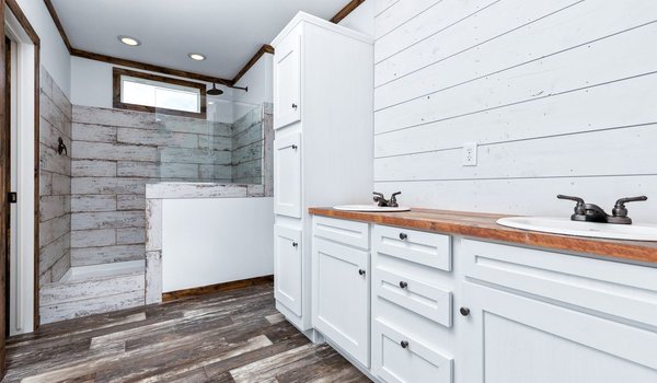 Schult / The Lily-Mae Bathroom 27946
