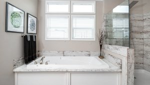 Schult / The New Orleans Bathroom 28651