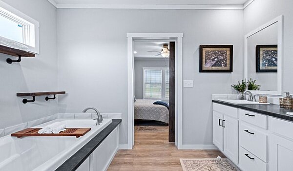 Alpine Series / The Denali 32SAP32683AH Interior 120069