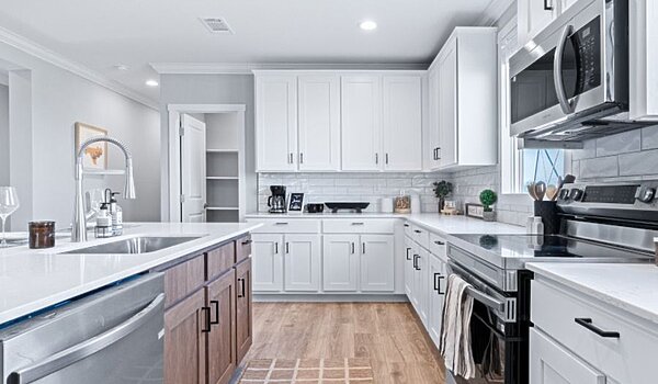 Alpine Series / The Denali 32SAP32683AH Interior 120060