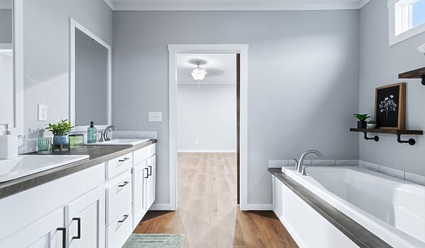 Alpine Series / The Olympus 32SAP32744B Interior 120079