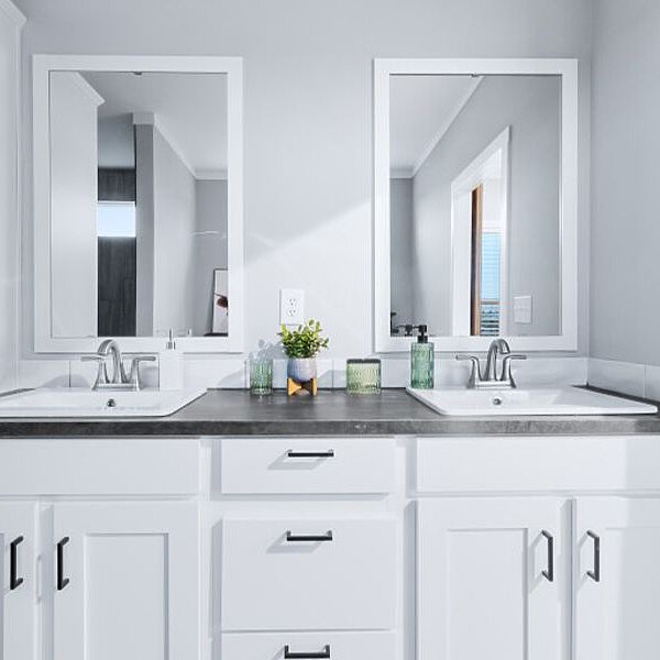 Alpine Series / The Olympus 32SAP32744B Interior 120080