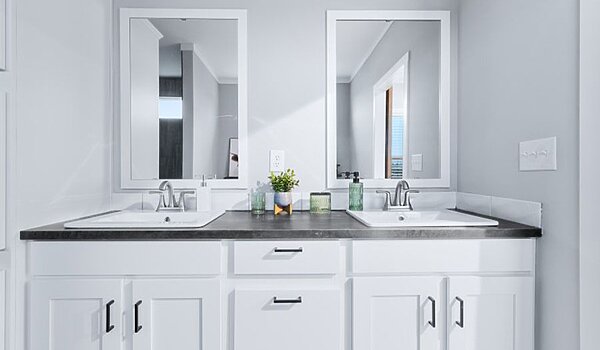 Alpine Series / The Olympus 32SAP32744B Interior 120080