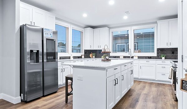 Alpine Series / The Olympus 32SAP32744B Interior 120072