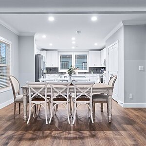 Alpine Series / The Olympus 32SAP32744B Interior 120075