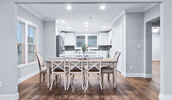 Alpine Series / The Olympus 32SAP32744B Interior 120075