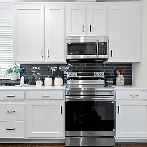 COMING SOON / The Iron Peak 32SAP32644AH Interior 132746