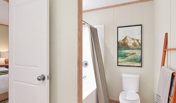 Epic Adventure / Tuscany 43CEA16682AH Bathroom 151959