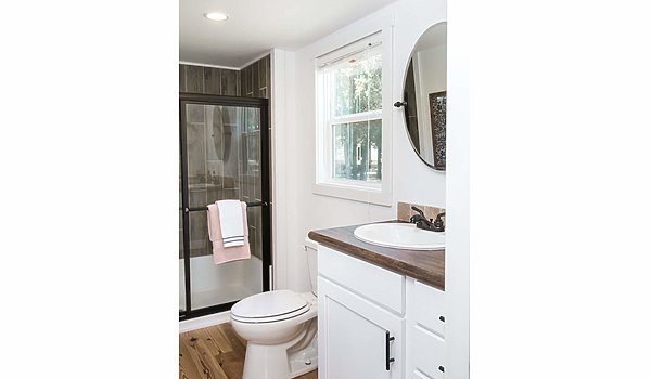 Lakeside / The Berry LS-102 Bathroom 63754