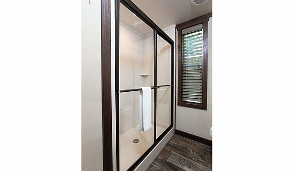 Lakeside / The Seabreeze LS-104 Bathroom 63779