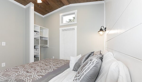 Clayton Park Model / Blue Springs Interior 120800