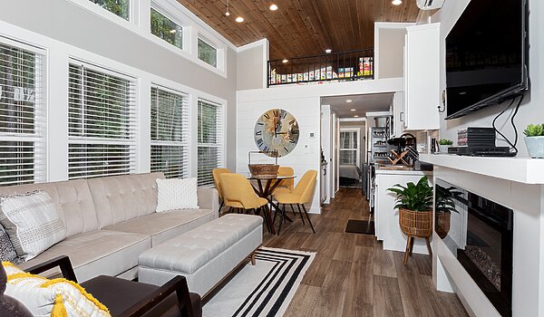 Clayton Park Model / Coldwater Interior 120830