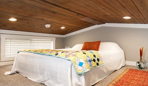 Clayton Park Model / Swayback Interior 120891