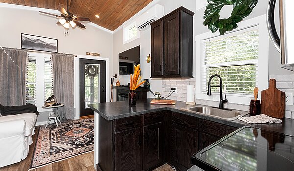 Clayton Park Model / Swayback Interior 120887