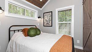 Clayton Park Model / Swayback Interior 120888