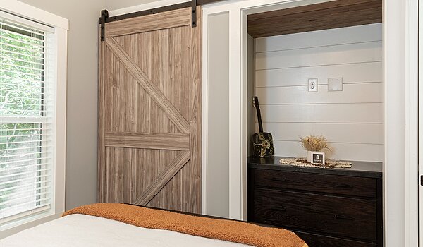 Clayton Park Model / Swayback Interior 120889