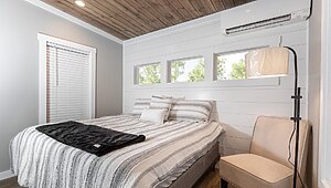 Clayton Park Model / Tannehill Interior 120900